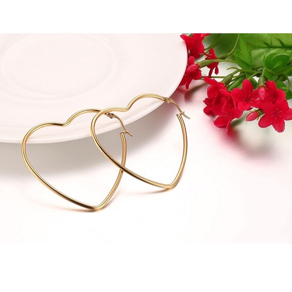 Fabulous Heart ❤️ Hoop earrings - Picture 2 of 4